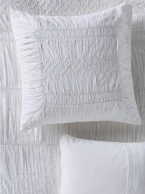 Mariella Cotton Pintuck Euro Shams